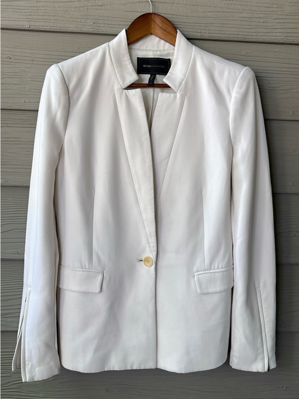 BCBG Max Azria Ivory Blazer M Tailored Single Button Chic Minimalist Jacket